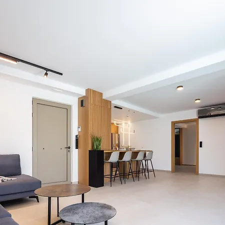 Villa Marvelous New Luxury With Heated Pool!